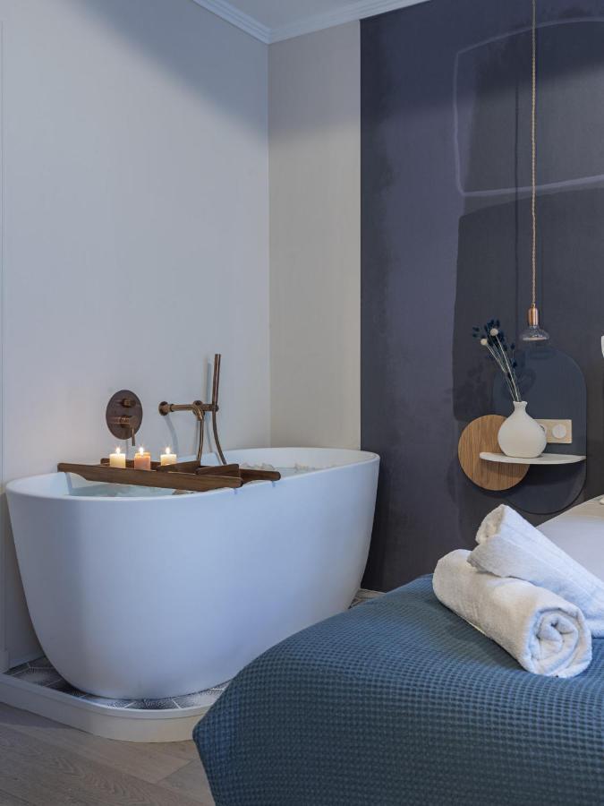 The Blue Suite On Champs Elysees Avenue Paris Exterior photo