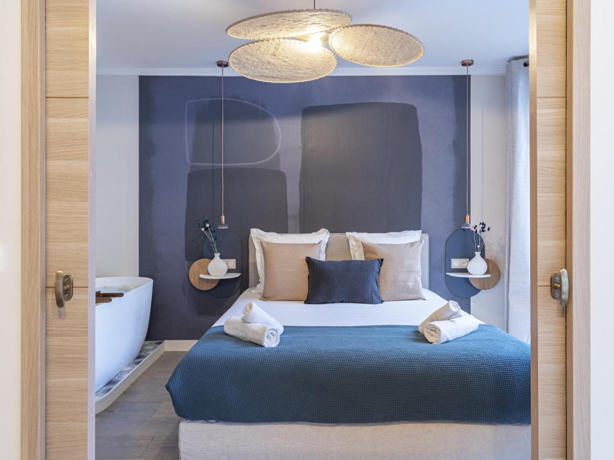 The Blue Suite On Champs Elysees Avenue Paris Exterior photo