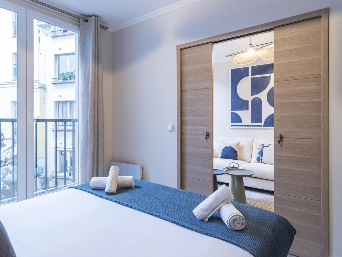 The Blue Suite On Champs Elysees Avenue Paris Exterior photo